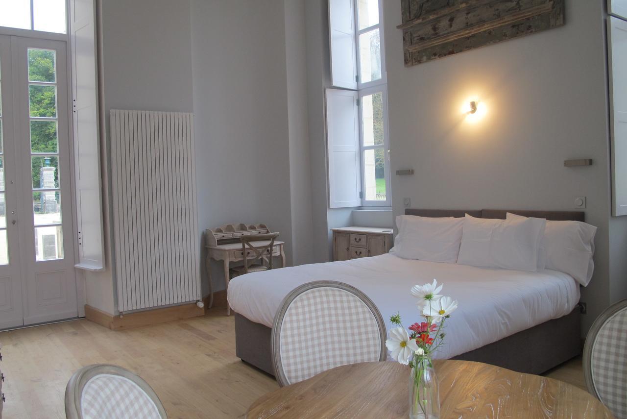 Aparthotel Chateau De Jalesnes *