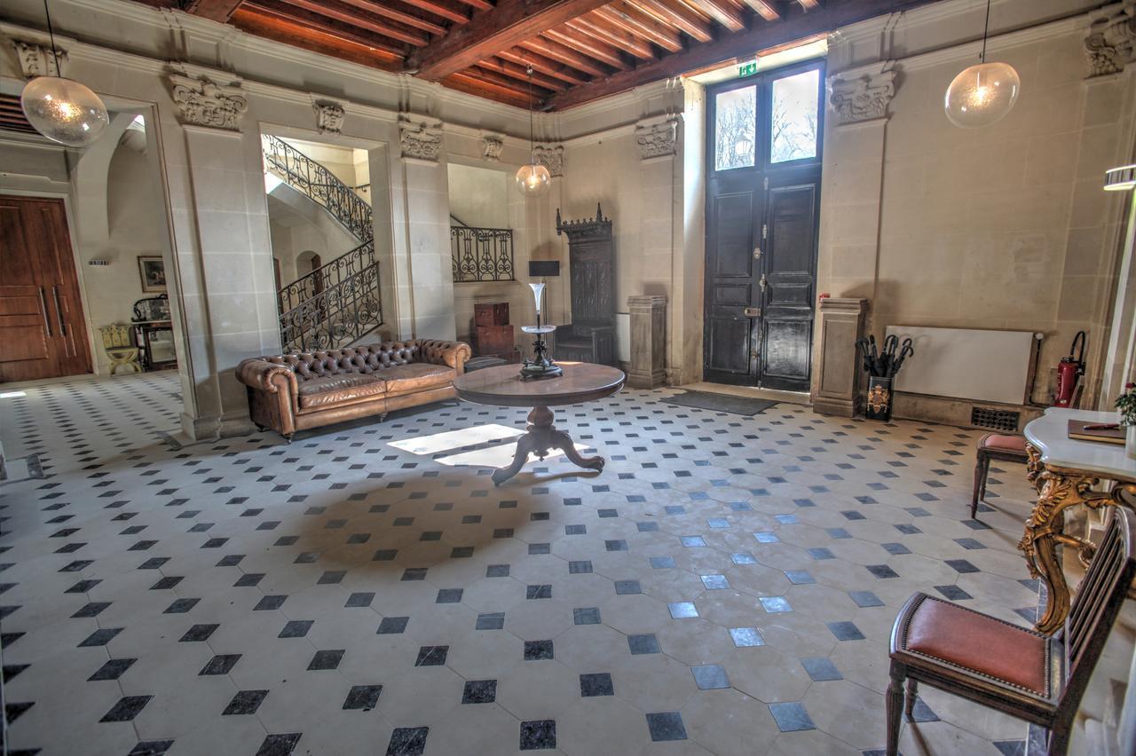 Chateau De Jalesnes Aparthotel